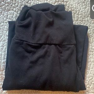 Cute soft black leggings🖤